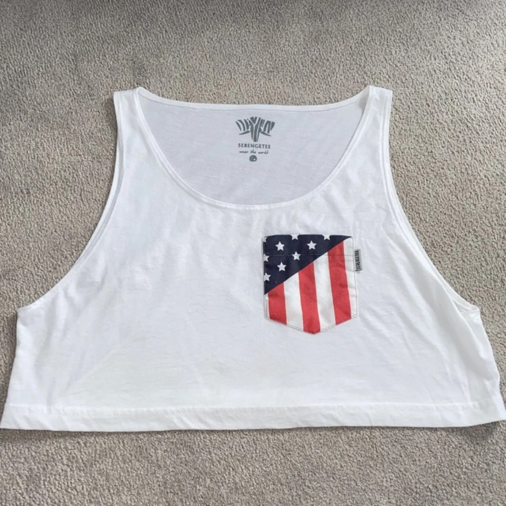 Serengetee USA flag crop top